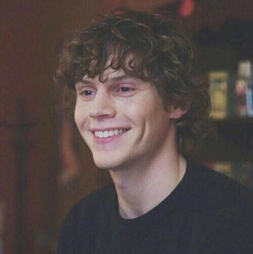 valentinabueno_'s tweet photo. Se Evan Peters existe, graças a Deus pq existe. #HappyBirthdayEvanPeters https://t.co/Q8Ut08Ec2A