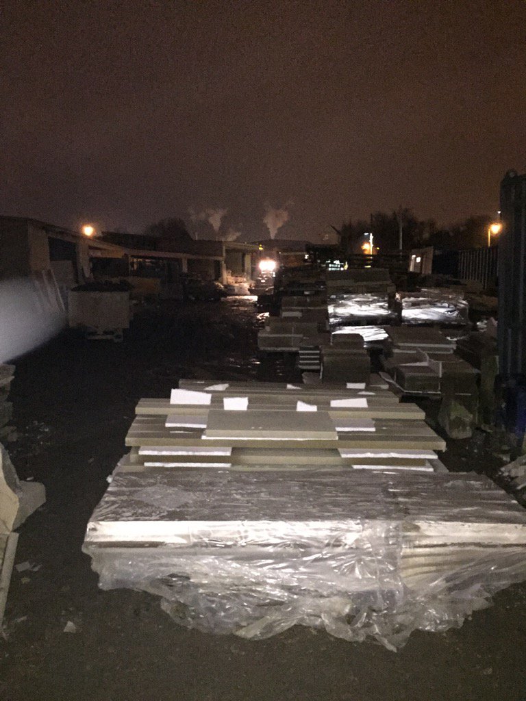 DimensionalSton's tweet photo. You've got to love beating the sun coming up, early bird catches the work! (Or worm) #LifeInStone #YorkshireLife https://t.co/XC2rlDwULG