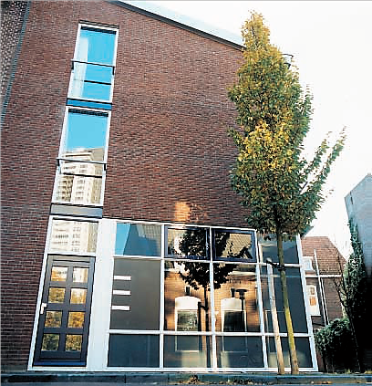 JanJTimmers's tweet photo. Ingericht appartement 75 m2 hartje Eindhoven 1e verdieping hal woonkamer 25m2 slaapkamer 25m2 keuken badkamer balkon €900/mnd excl. gwe https://t.co/EuaokZTzLT