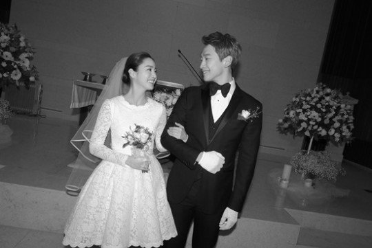theseoulstory's tweet photo. Rain &amp; Kim Tae Hee to visit Bali for their honeymoon on January 22nd! ♥ https://t.co/bM9EK0uyFs https://t.co/CJqU3r42af