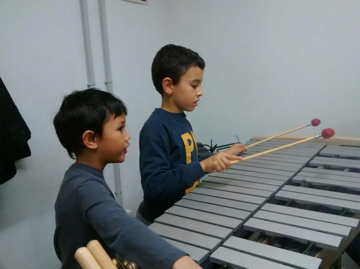 Integrasons's tweet photo. Agafeu agendes! El 9 de febrer els més petits d #DoAcords, l'orquestra Pre-infantil, puja a l'escenari del #CCAlbareda #Poblesec Us esperem! https://t.co/jSgqVve33v