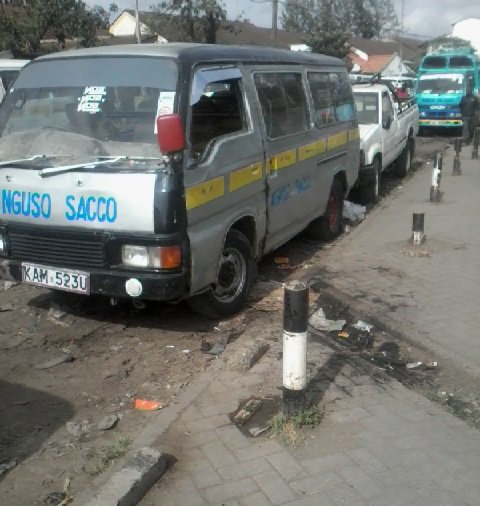 @UgatuziKenya Mechanics have converted 1 lane of mbagathi rd from magiwa,into a repair garage. Hlp request <a href="/KideroEvans/">Dr. Evans Kidero</a> <a href="/jmueke/">Hon. Jonathan Mueke, CBS</a> to act