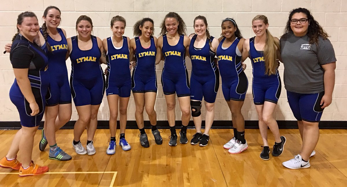 Lady Lifters earn a 5th place finish at Regionals! Congrats to Kat N. and Ciara B. for winning their weight class and advancing to STATE!