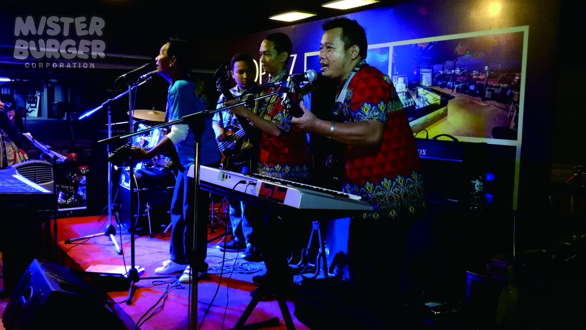 Buat kamu para penggemar lagu-lagu koesplus, yuk koesplus.an, setiap hari selasa malam jam 20.00 di Borobudur Plaza (Boplaz) poeple park.