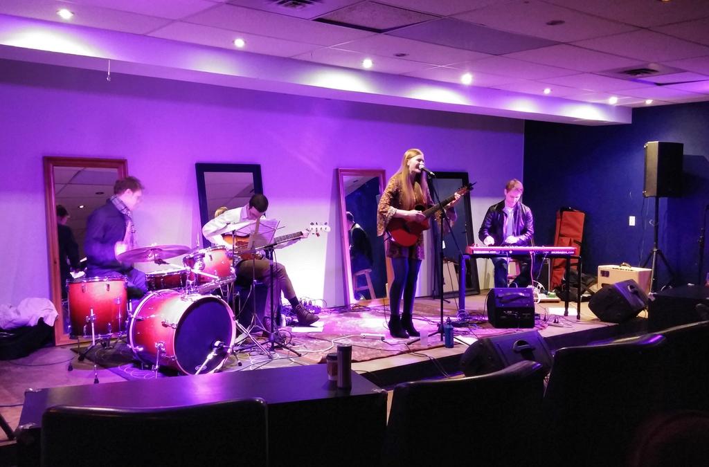 TheSMF_yeg's tweet photo. Rebecca Lappa played an amazing set tonight! #yegmusic #thesmf #thesewingmachinefactory https://t.co/88YXSZg0dq