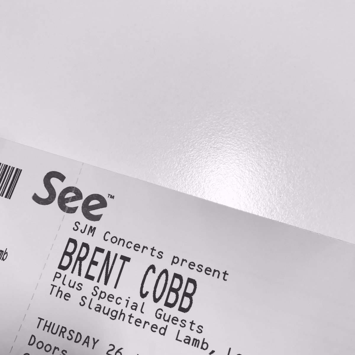 SMigallos's tweet photo. They finally arrived 🖤 #excitedmuch #livemusic #countryvibes #countrymusic #firstgigof2017 @Brent_Cobb @MiggyM84 https://t.co/ipK8fA7Cq3