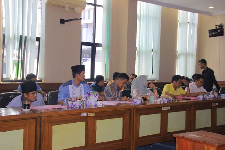 setwan_pdg's tweet photo. Rapat Internal Badan Anggaran DPRD Kab. Pandeglang, Agenda Penyusunan Rencana Kerja Tahun 2017 https://t.co/bBcfPdCJBZ