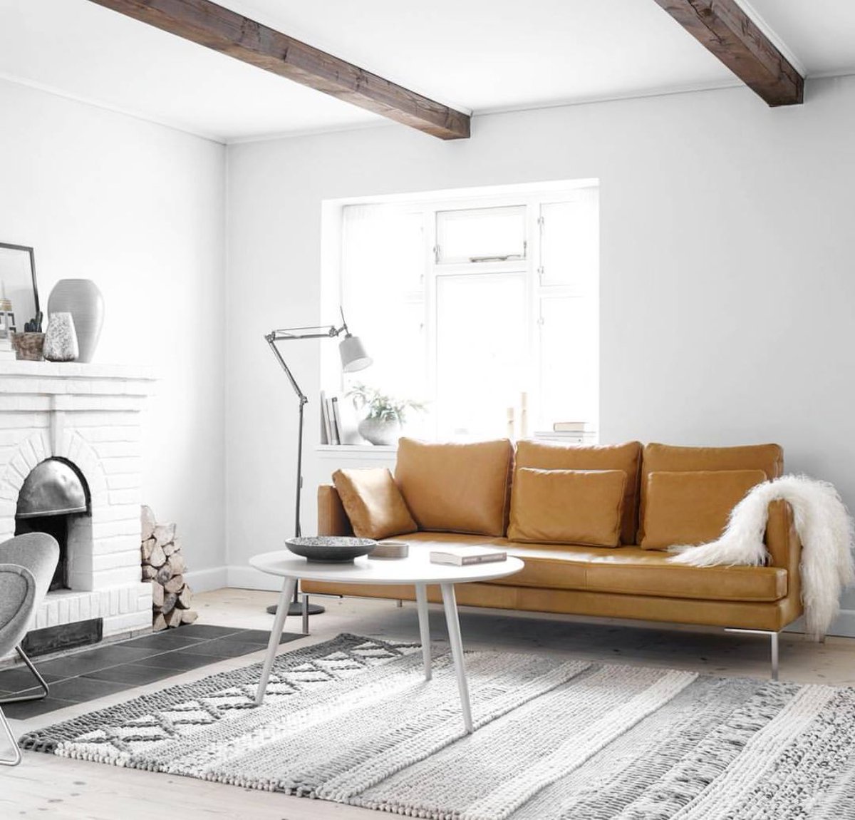 What a cozy place to call home!! .
Our istra sofa is 15% off！Sale is only going on for a few more days so make sure you take advantage!