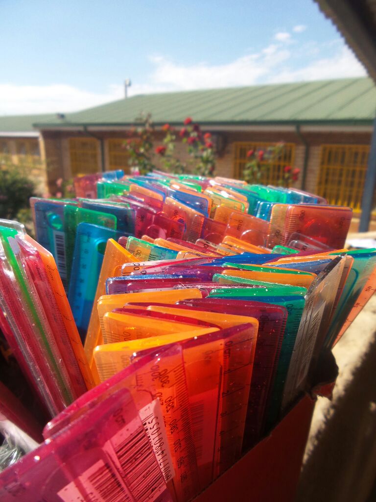 missearth_sa's tweet photo. And so our #StationeryDrive starts... ~ we can feel the excitement in the air! 📚✏😀 

#MissEarth2017
#EmpoweringYouth https://t.co/EudDSZWhhX