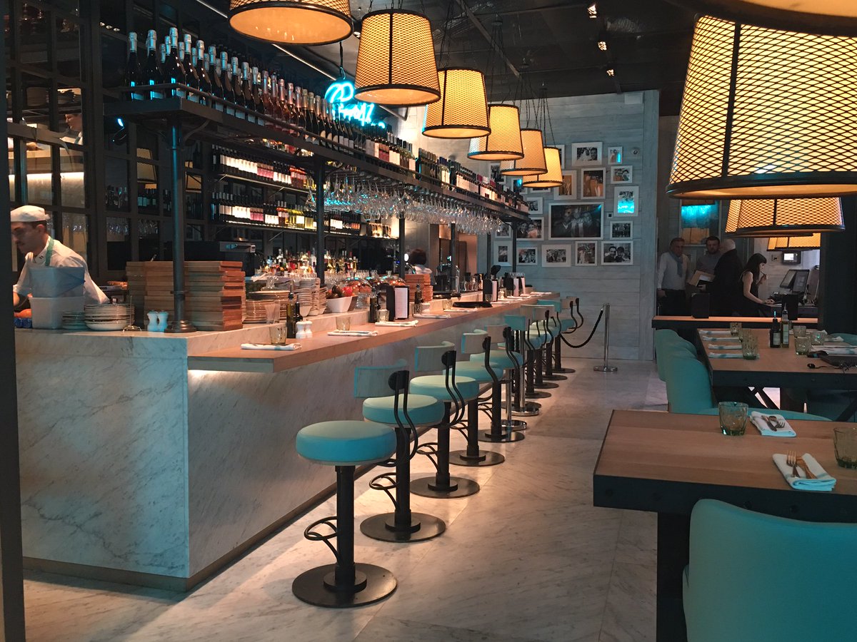 ginorestaurants's tweet photo. Buon Venerdi! We hope everyone has a #FantasticoFriday join us at Gino's to start your weekend in style 🎉 #GinoMyRestaurant #Manchester https://t.co/9b49U60K52