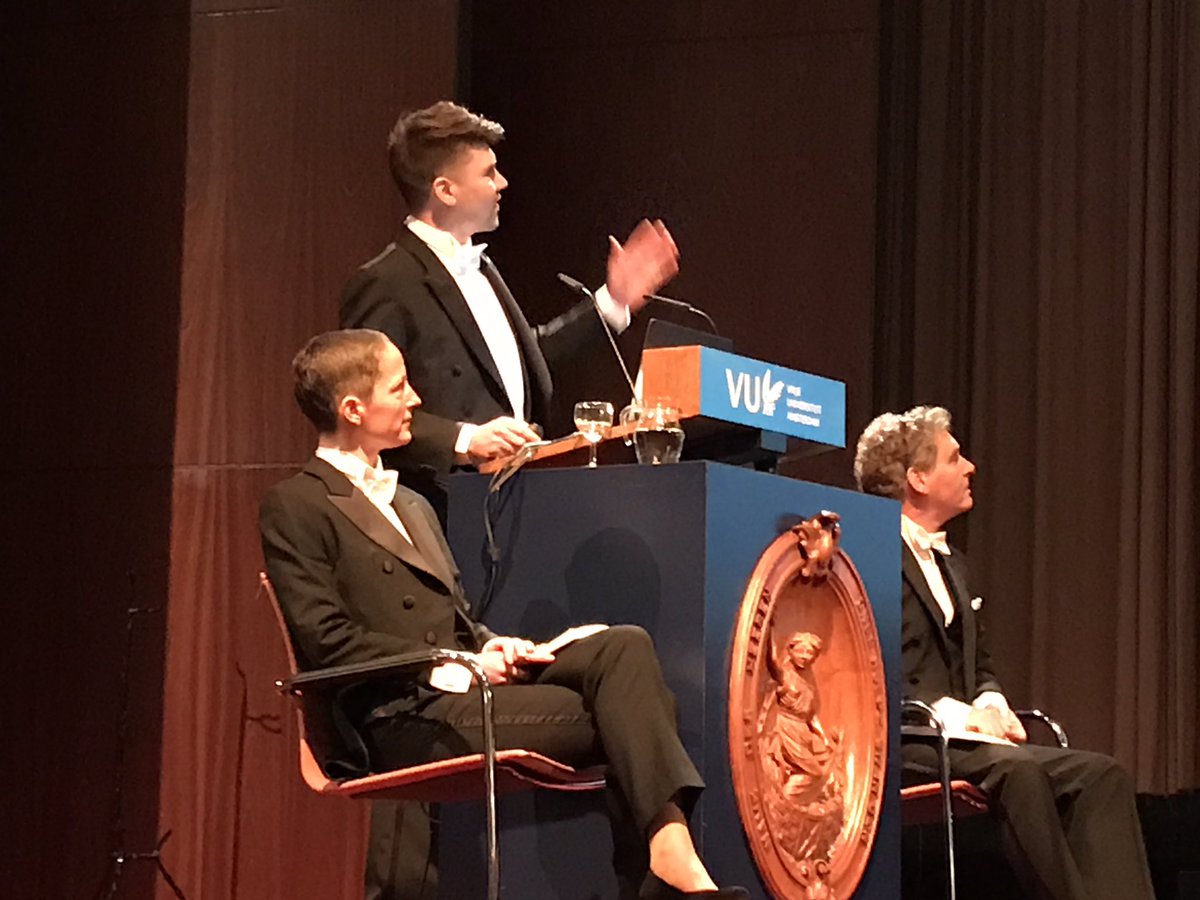 Promotie van David vd Berg is begonnen.