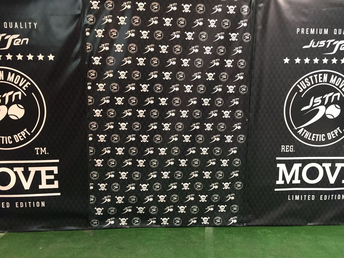padel20's tweet photo. Todo preparado en #Manresa a la espera de la presentación del #TeamJstn de @Justtenpadel para 2017 y su último fichaje
#JstnMOVE #TextilJstn https://t.co/iukM99yl1e