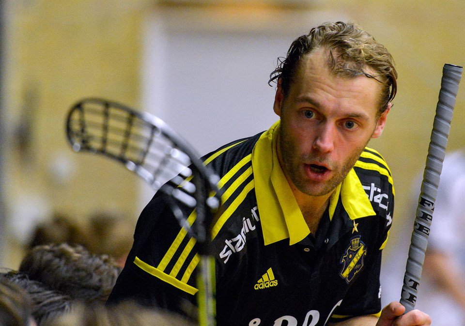 Joel Kanebjörk återvänder till Storvreta.
laget.se/aikinnebandyhe…