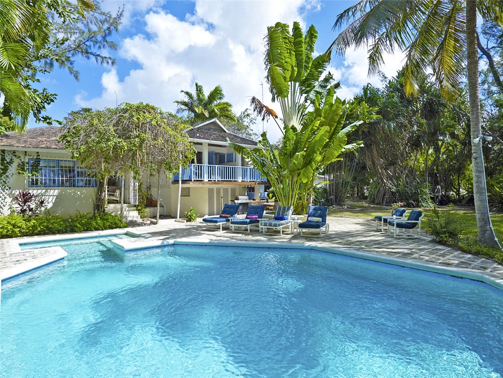 KFInternational's tweet photo. Lush retreat positioned on a ridge overlooking the prestigious West Coast of #Barbados. 5-bed, pool and sea views: https://t.co/QjQqE5uV7e https://t.co/Y6GZgZrhaP