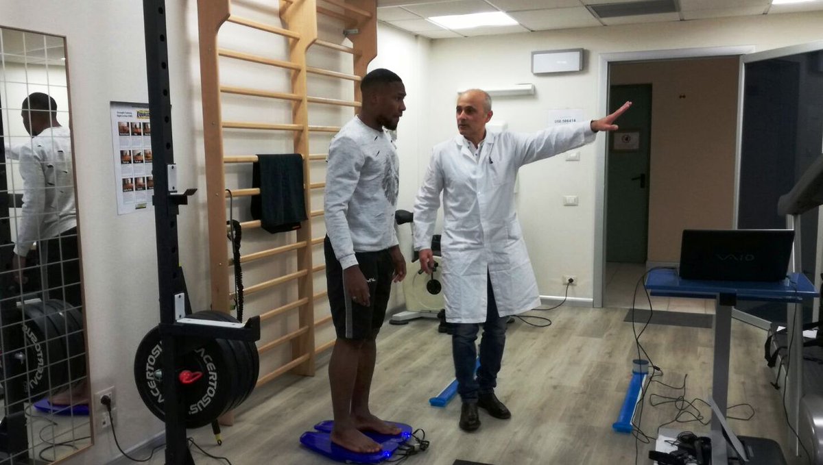 PisaSC's tweet photo. Loick Landre impegnato nei test atletici presso il centro SportAround (divisione sportiva Fisiokinetic) della casa di Cura San Rossore https://t.co/pmUo9ueUyT