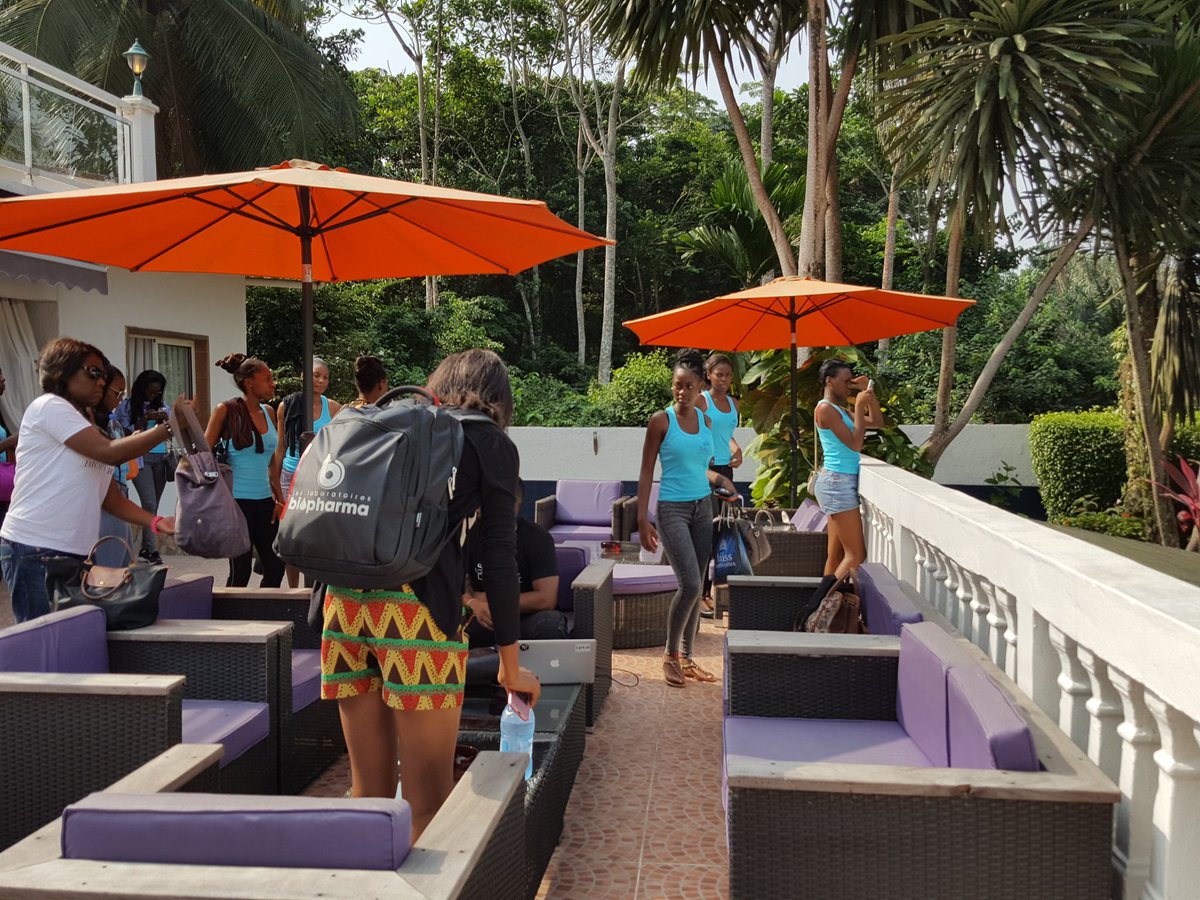 MissBiopharma's tweet photo. Ce matin, réveil au bord de l'eau à Kribi dans le somptueux décor de l'hôtel San Marco. Shooting Photo sur la plage avec @studioDokoti 👑 https://t.co/5jrORdp5aE