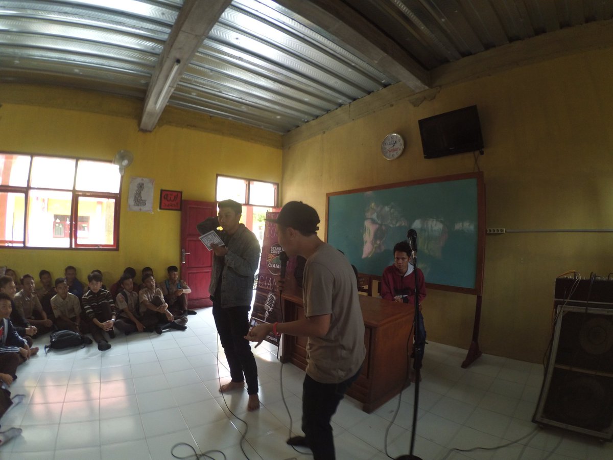 MC ada <a href="/arisputra__/">aris putra</a> dan <a href="/ALDYSETIAMAN/">#AMS</a>