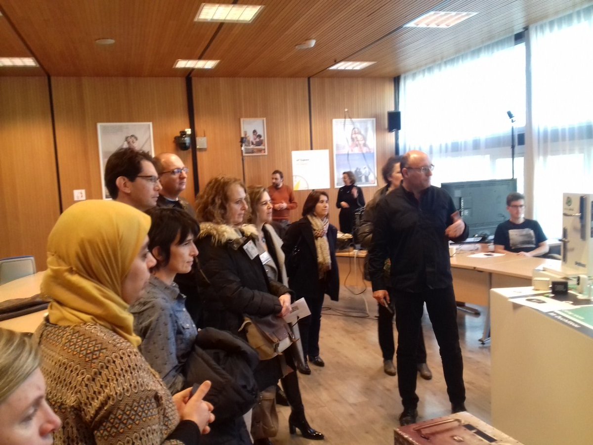 asmuller2003's tweet photo. Des @Strong_Her et des @Innovelles découvrent  des #innovations du #sdlr2016 à #lannion @OrangeBretagne https://t.co/PjRyYU2EMk