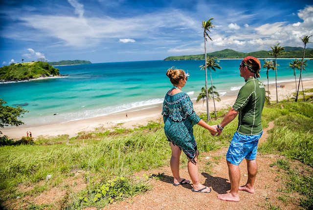 Olive36025's tweet photo. Ever Dreamt of Quitting Your Job and Traveling Full Time? Meet the Couple Who Did https://t.co/etzzAosGE5 https://t.co/kIEzOn3nNZ