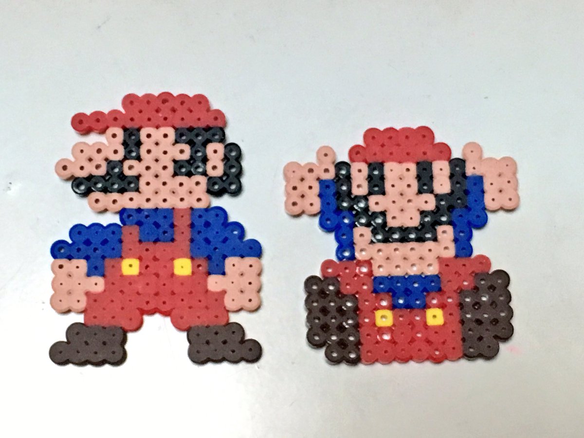 ｵｲｶﾜ アイロンビーズ まぁ こういうの作っちゃうよね 裏面の方が ドットの四角っぽい マリオは元のドットの色が足りなかったので 勝手にフルカラー マリオ カービィ ワクワクｵｲｶﾜ工作