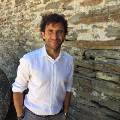 Resmi. Pelatih Tim Nasional Sepak Bola Indonesia : <a href="/Luismillacoach/">Luis Milla</a>. Selamat bekerja untuk #IndonesiaJuara 🇮🇩✊🏻