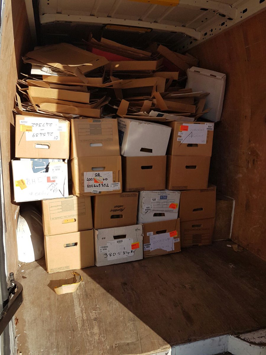 ShreddedNeat's tweet photo. Ever wondered why Box Vans are called #BoxVans? well it's becuase you can put #boxes in them. #Commercialtips #thinkingoutsidethebox #Friday https://t.co/uIKOQ1kDu2