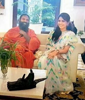 ShainaNC's tweet photo. Spking at Telegraph natnl debate on #Demonetization @prestigious Calcutta club,6 tom @yogrishiramdev @sambitswaraj @asadowaisi #SubrataGhosh https://t.co/kagcCENR4D