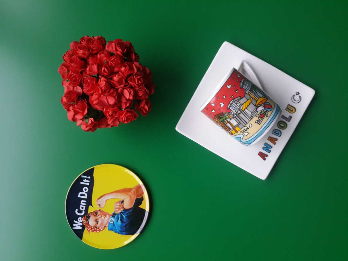 DBPositive (@dbpositive) on Twitter photo Haftanın son mesai gününde keyifle kahvenizi yudumlamayı unutmayın!😇#happyfriday #dbpositive #dbgiftbox Haftanın son mesai gününde keyifle kahvenizi yudumlamayı unutmayın!😇#happyfriday #dbpositive #dbgiftbox