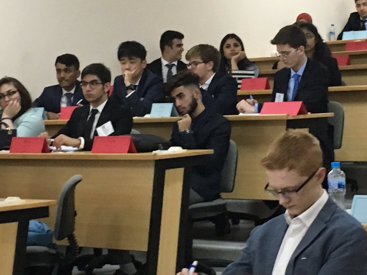 DESCpolitics's tweet image. Full Senate session...Henners finding it to be a long day but has managed to author two bills! #hmcd #Inauguration @deschistory @descdubai