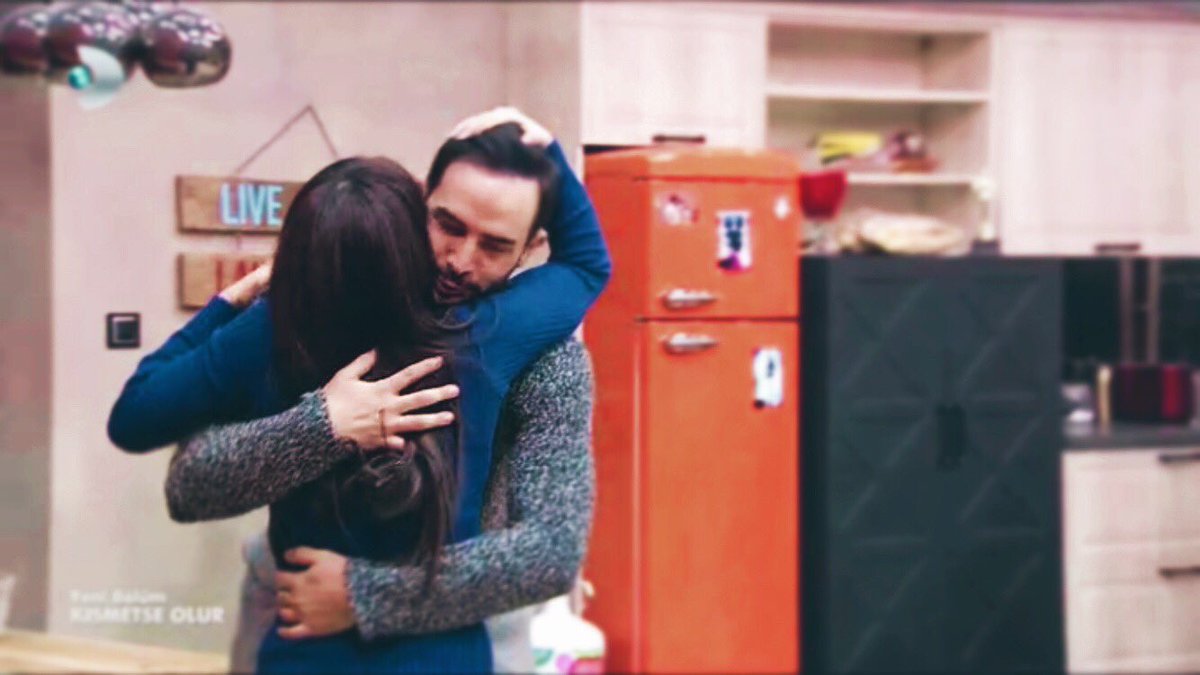 yalakkeneleeerr's tweet photo. Bu nasıl sarıp sarmalamak❤ #OnAy #KısmetseOlur https://t.co/Ux0dXXzX4f