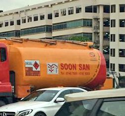 BartFlies's tweet photo. Dah pandai buat kelakar si tua ni. https://t.co/JRzg0DxjHG