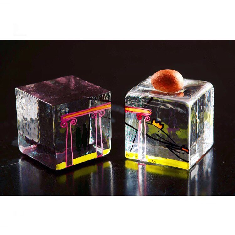 KarstenJeanette's tweet photo. Happy friday! "Joy of life"
By#jeanettekarsten 
Made in#måleråsglasbruk
Contact https://t.co/7Bi7Nqah2B for price request of unique glassart https://t.co/v73Fb4ZsXY
