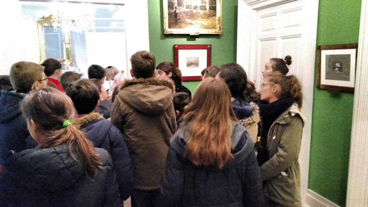 ColegioJoyfe's tweet photo. Hoy nuestros alumnos de 6º de primaria han visitado y disfrutado del Museo del Romanticismo.
@MRomanticismo #Curso2016 #MuseosNacionales https://t.co/a6Pc3v331c