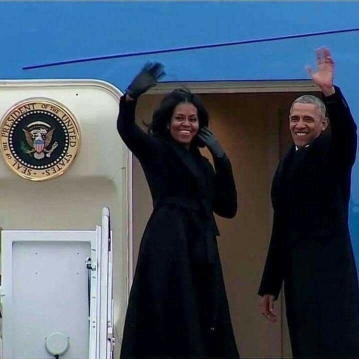 ChicagoREAgent's tweet photo. The Best President & 1st Lady. Thank you for helping to change this country for the best#thanksobama #chicagoreagent https://t.co/EpqNde8e5z