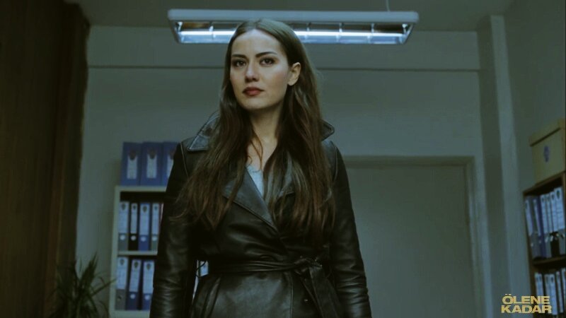 sintirsistemi's tweet photo. Avukat Selvi yakıyorr.. yıkıyorr..🔥🌟
#FahriyeEvcen #ÖleneKadar https://t.co/XGHlwizzsP