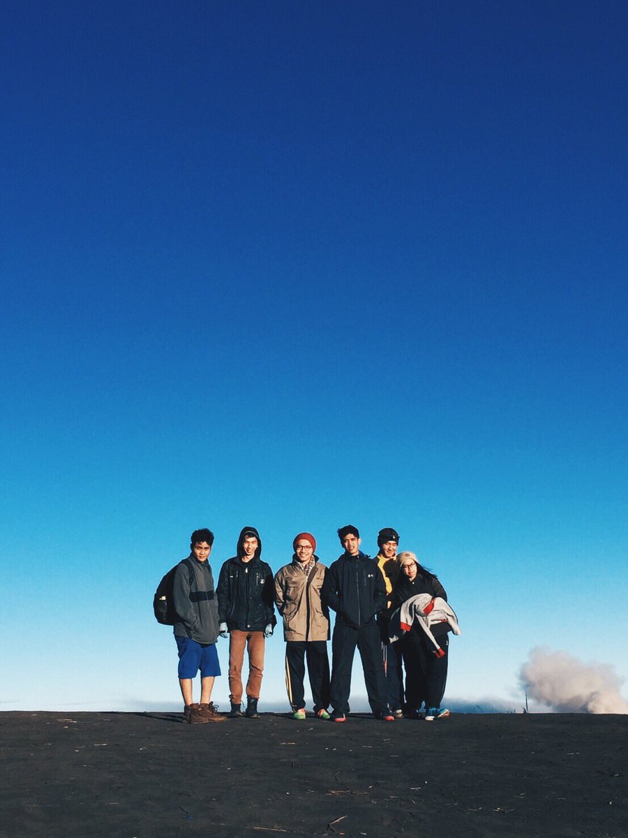 khosasii's tweet photo. Kangeenn naik gunung 😭 https://t.co/lDeugBlCRk