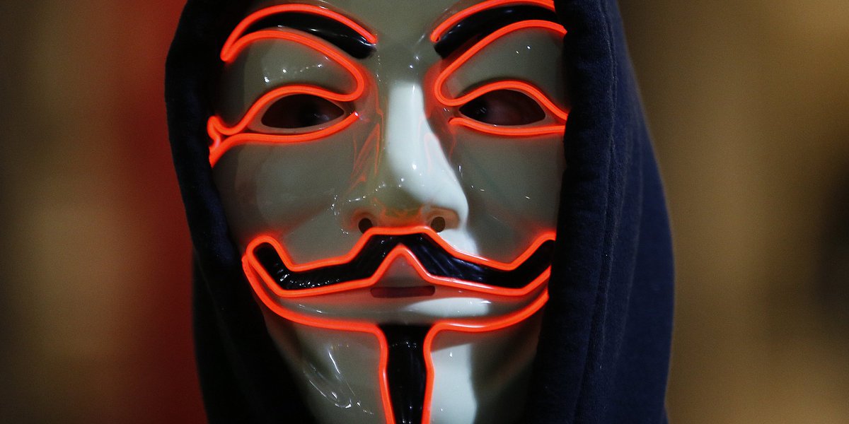 HuffPost's tweet image. Anonymous warns Trump: "You are going to regret the next four years" huff.to/2jeKChC