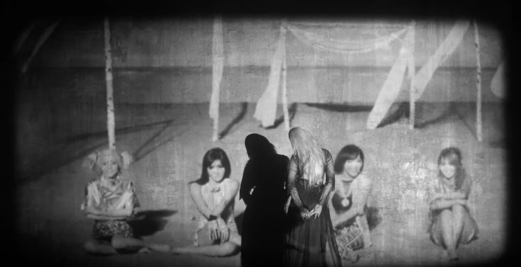 soompi's tweet photo. WATCH: #2NE1 Officially Says "Goodbye" With Last Single, But Fans Reply #NEVERSAYGOODBYE2NE1
https://t.co/XIz93HMGkN https://t.co/yhwy0heZB6