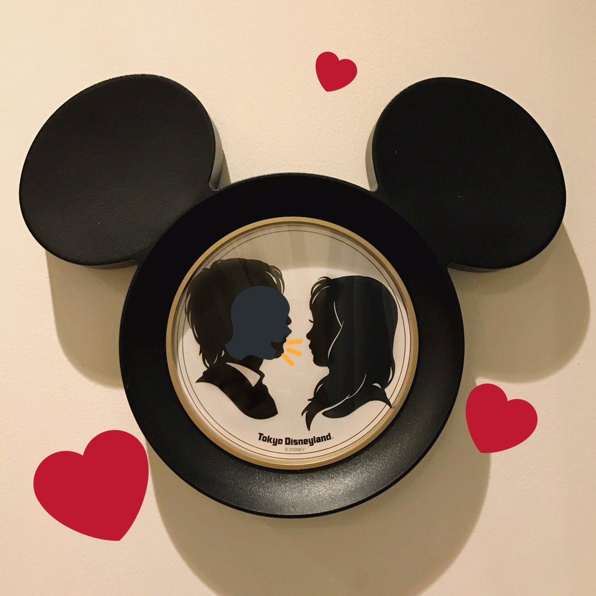 Cocochan ディズニーランドのシルエットスタジオにいってきました ずっと行きたかったんだけどすごく特徴 を捉えてそっくりに切り絵を作ってもらえて嬉しかった 10年以上ぶりに行ったんだけど 顔 あんまり変わってない 特に鼻口元あごがその