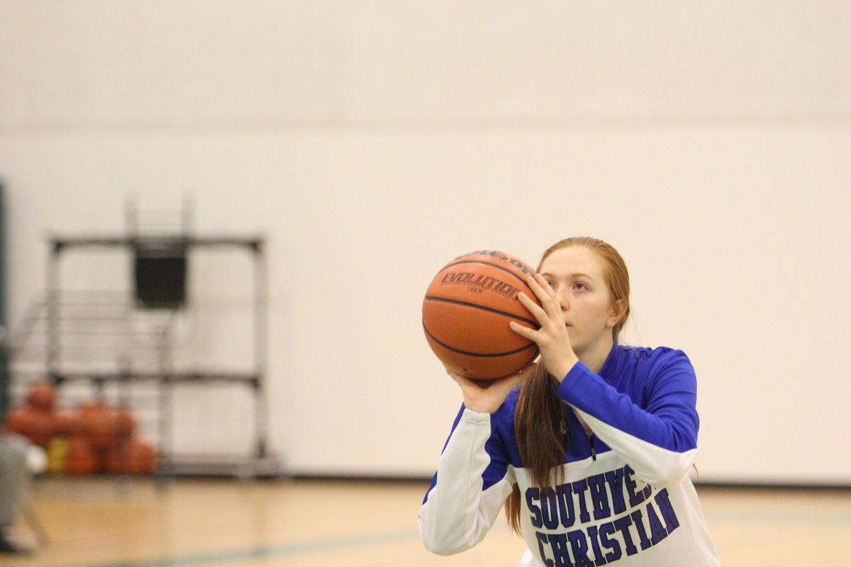 scs_yearbook's tweet photo. Come out tonight to the Snelson Gym &amp; watch the boys and girls basketball team! Girls play @ 4:30 and 6:00 and the boys play @ 7:30. https://t.co/DTueBA8Qfk