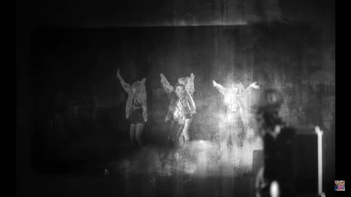 hanbinatog's tweet photo. it hasn't been an easy journey for the girls but they endured and bjs stayed beside them. #ThankYou2NE1 #NeverSayGOODBYE2NE1 https://t.co/z6HanSDXYy