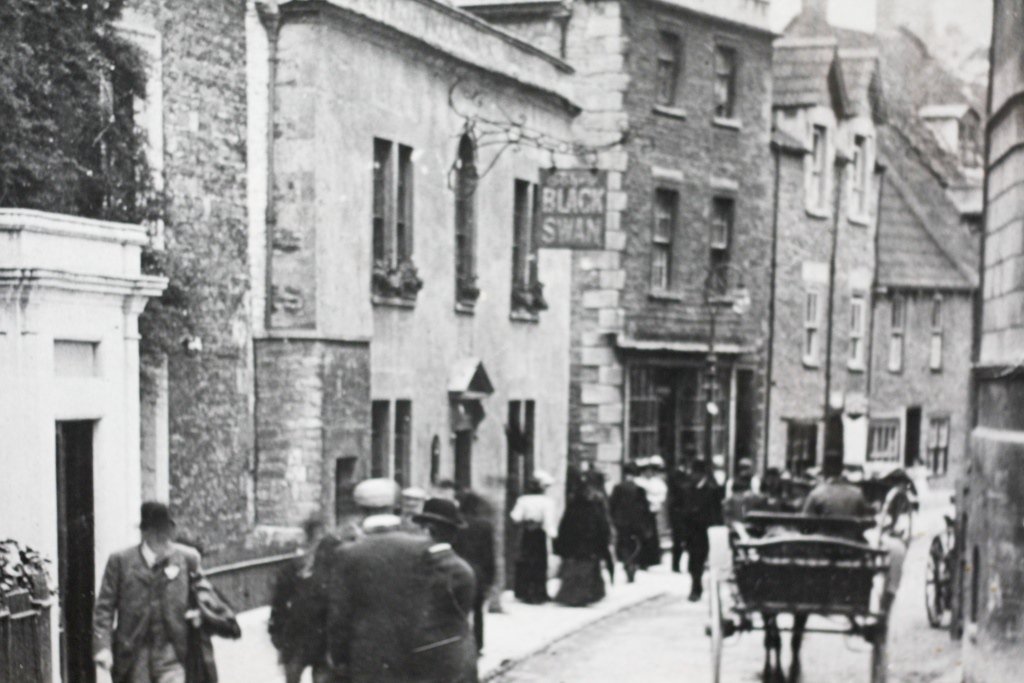 DiscoverFrome tweet media