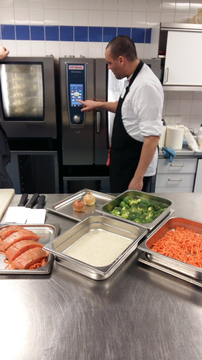 Samen met collega <a href="/KuiperH/">Harrie Kuiper</a> een #topdemo bij <a href="/RATIONAL_AG/">RATIONAL Japan</a> gehad! Met dank aan <a href="/ReneStaartjes/">René Staartjes</a> <a href="/Bakkervakkeuken/">Bakker Vakkeuken</a>