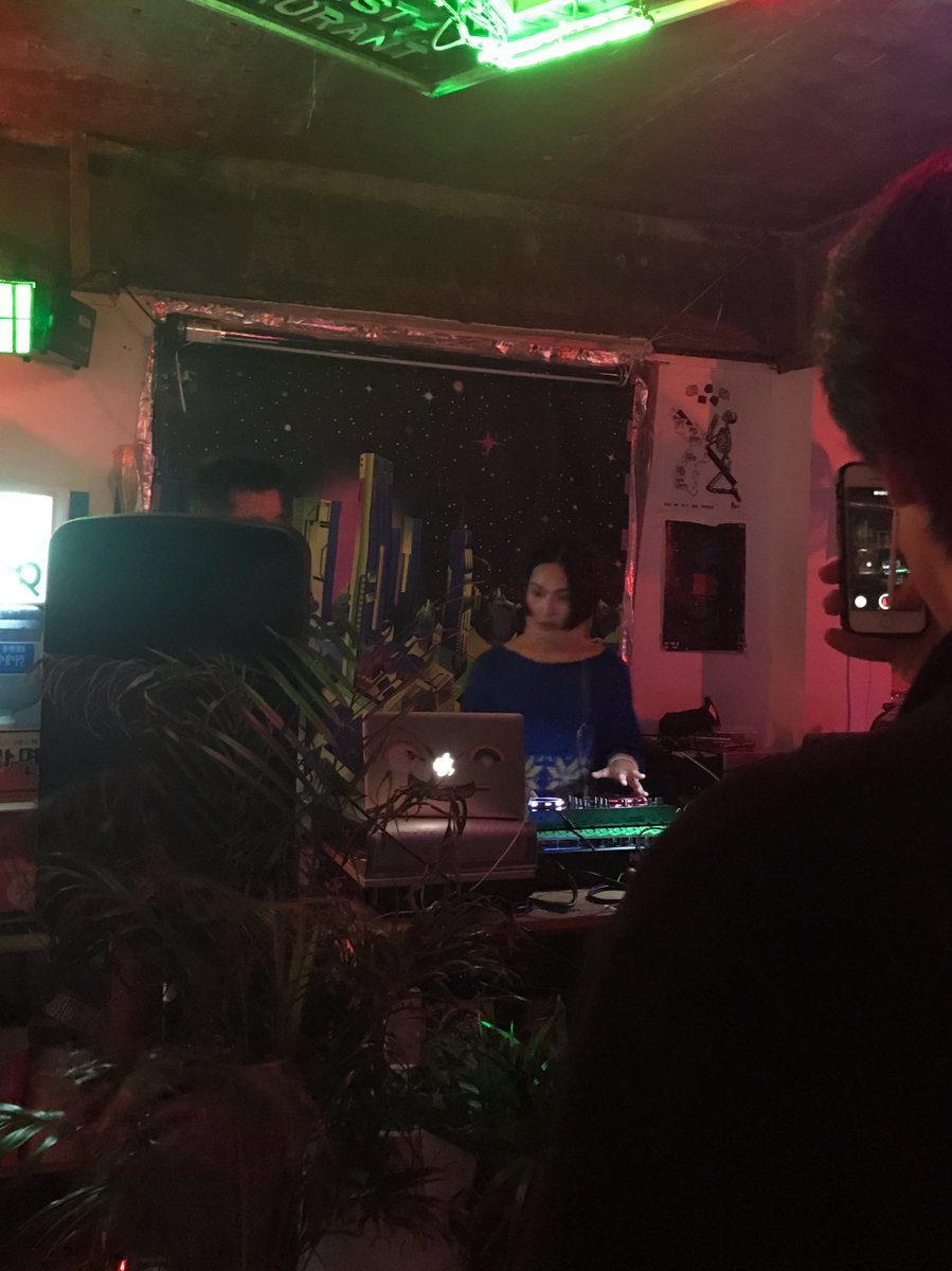 NOMUSICHQ's tweet image. 디제이 셀피로 시작했습니다. #noclub @seendosi @__yooooooong