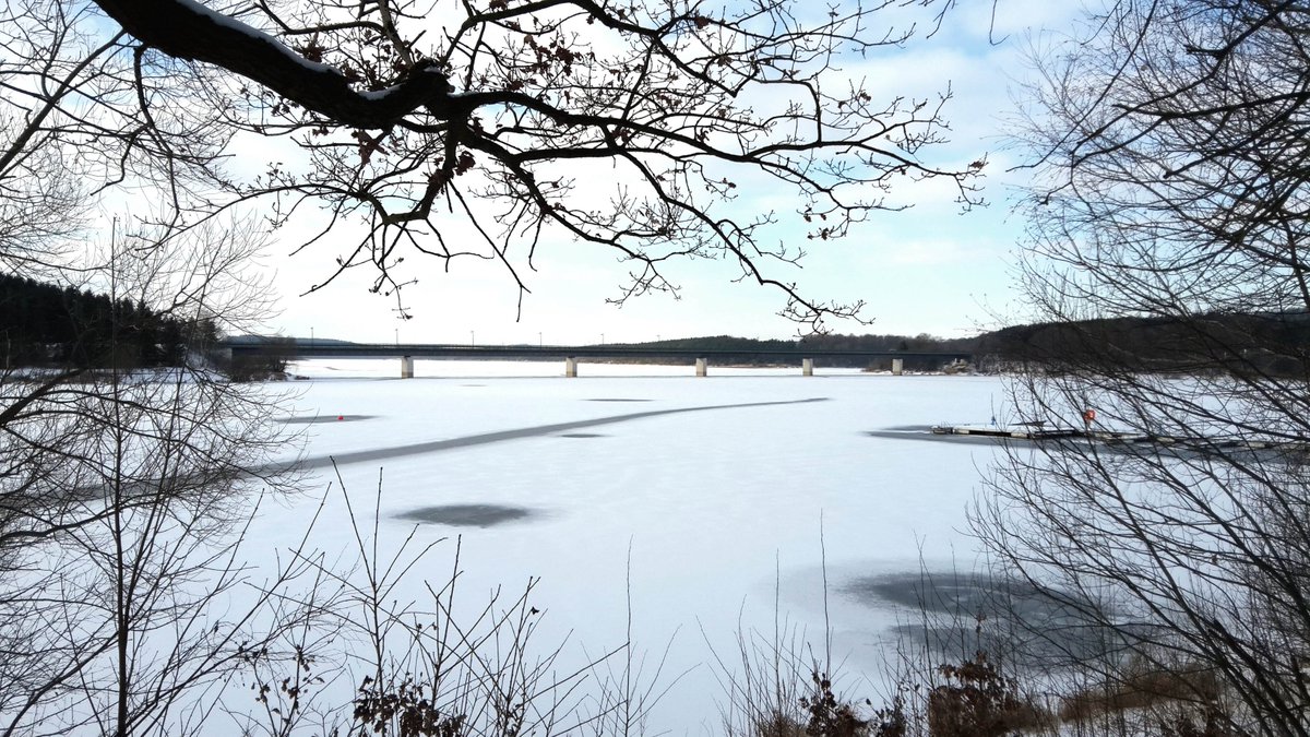 mkdeluxephoto's tweet photo. Talsperre Zeulenroda im Winter #zeulenroda #winter ☺️ https://t.co/JJI6rjMJcu