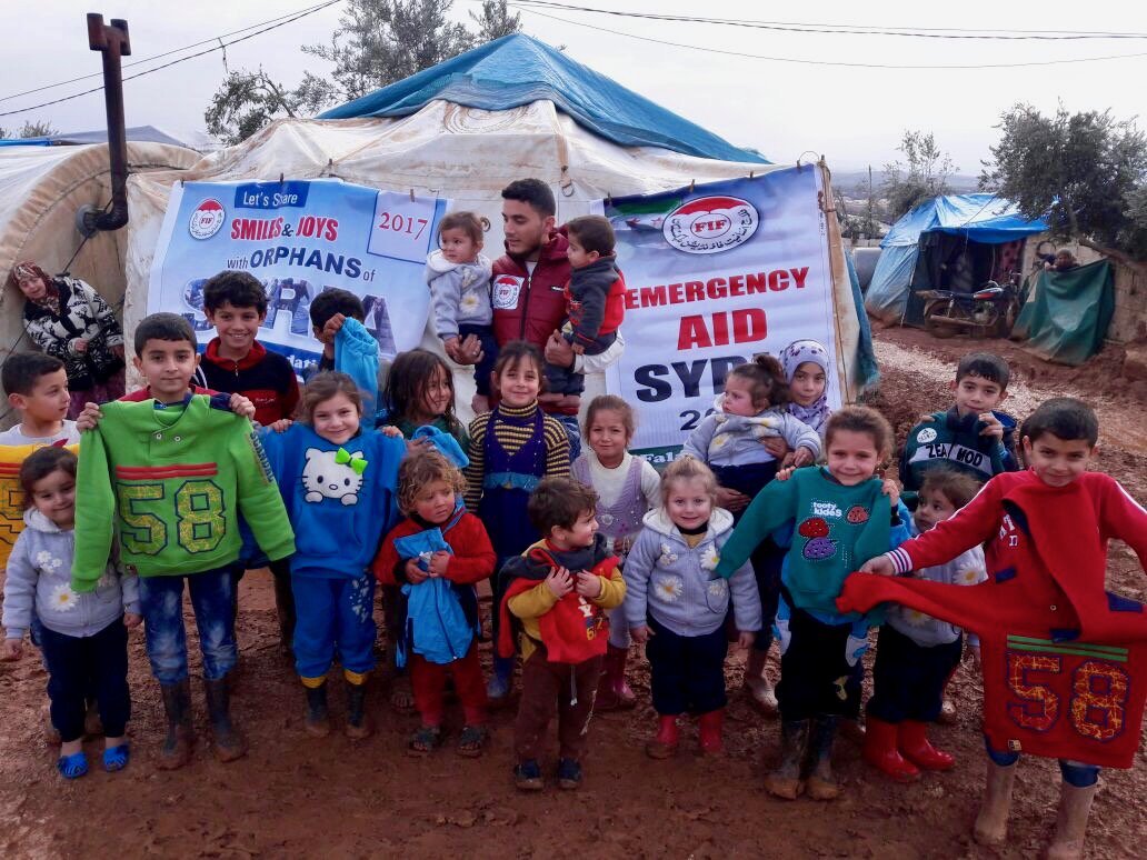 MubasharChahal's tweet photo. 100 languages in the world, but kindness speaks louder.

#FIFinSyria  #WinterPackage #BeyondBorders https://t.co/swdYpLZe36