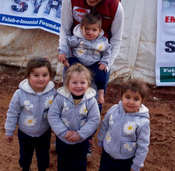 MubasharChahal's tweet photo. 100 languages in the world, but kindness speaks louder.

#FIFinSyria  #WinterPackage #BeyondBorders https://t.co/swdYpLZe36