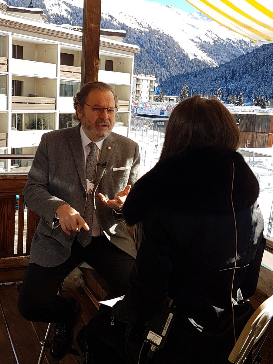 GulsenKaranis's tweet photo. C. zapsu bloomberg ht'de #wef17 #davos17 bu sene gündem:cyber savaşlar, teknolojik gelişmeler,davos giderek büyük bir şov olmaya başladı https://t.co/dAhzzc3PEV