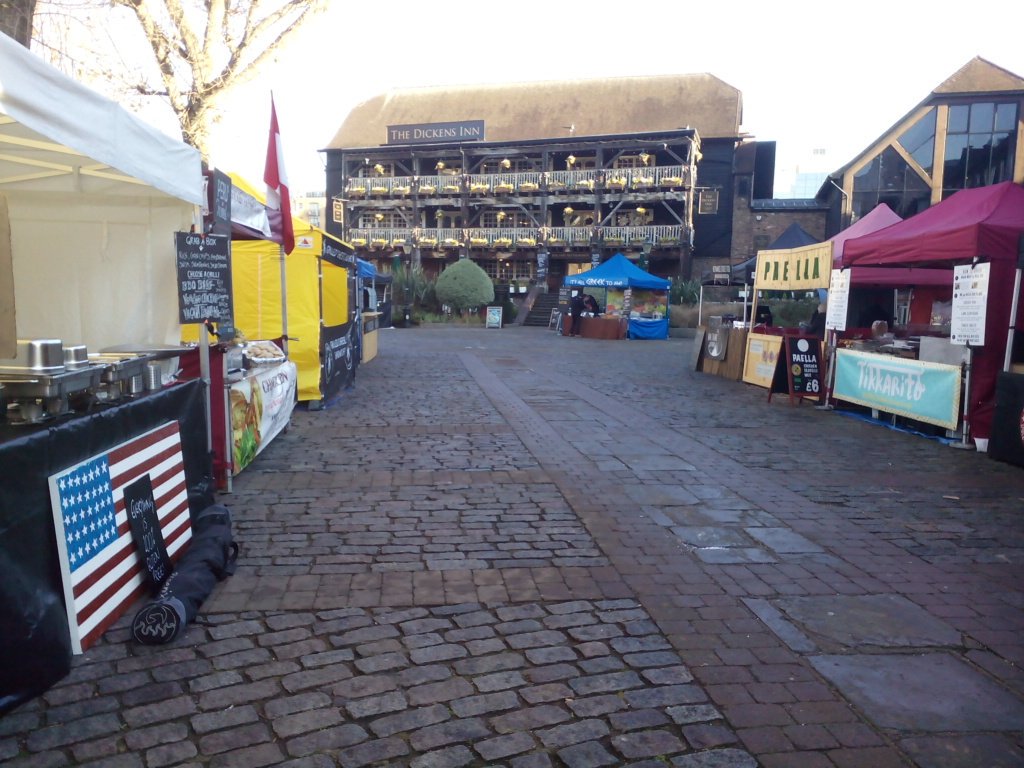 Sun is out and we are ready to serve! What about you? Dont miss out our first #worldfoodmarket of #2017 <a href="/StKats/">katarina</a>