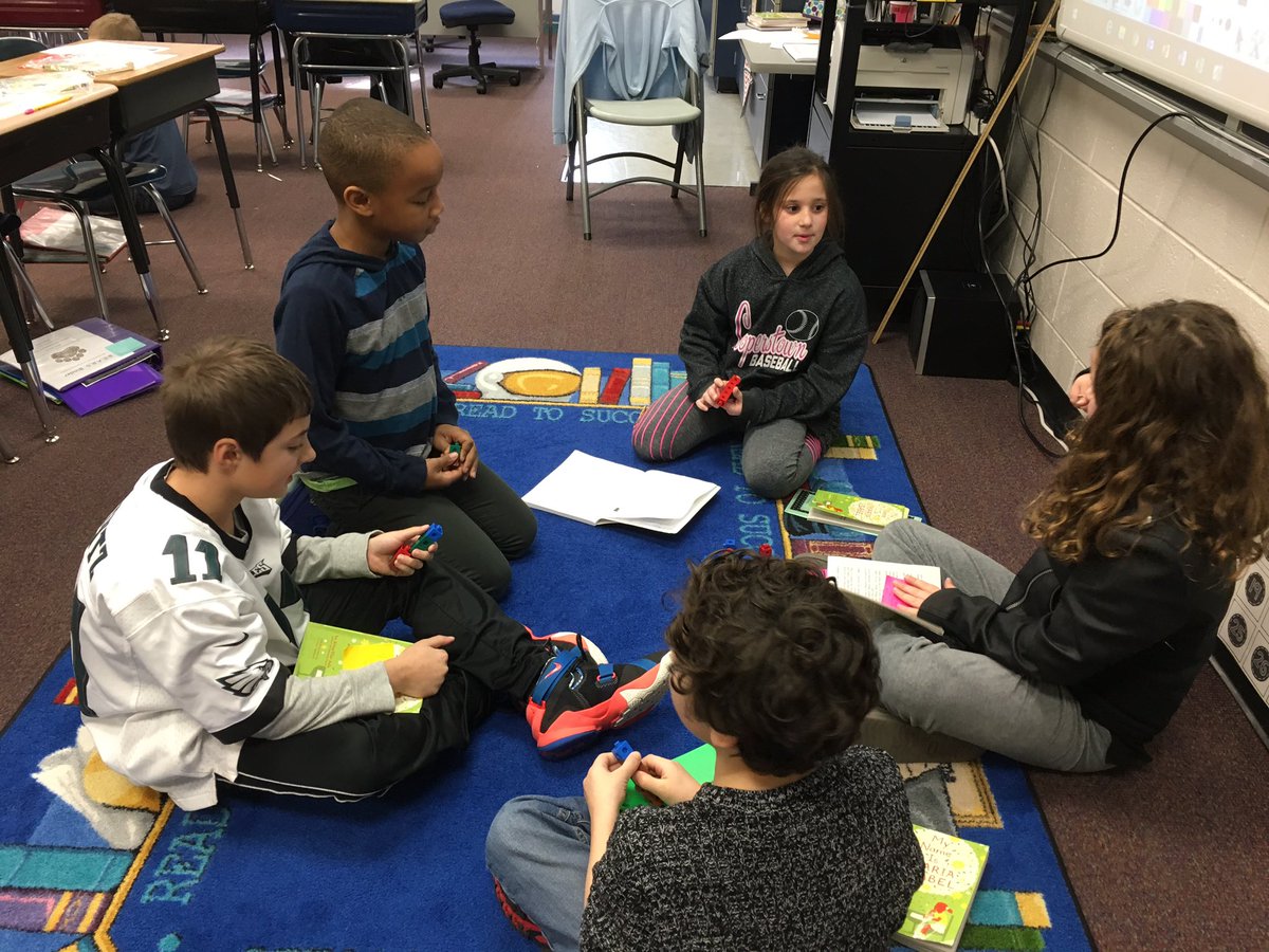 SharpInRm511's tweet photo. Book club talks!!! @eileen_baker @mariadamianireb https://t.co/tfscn17PET